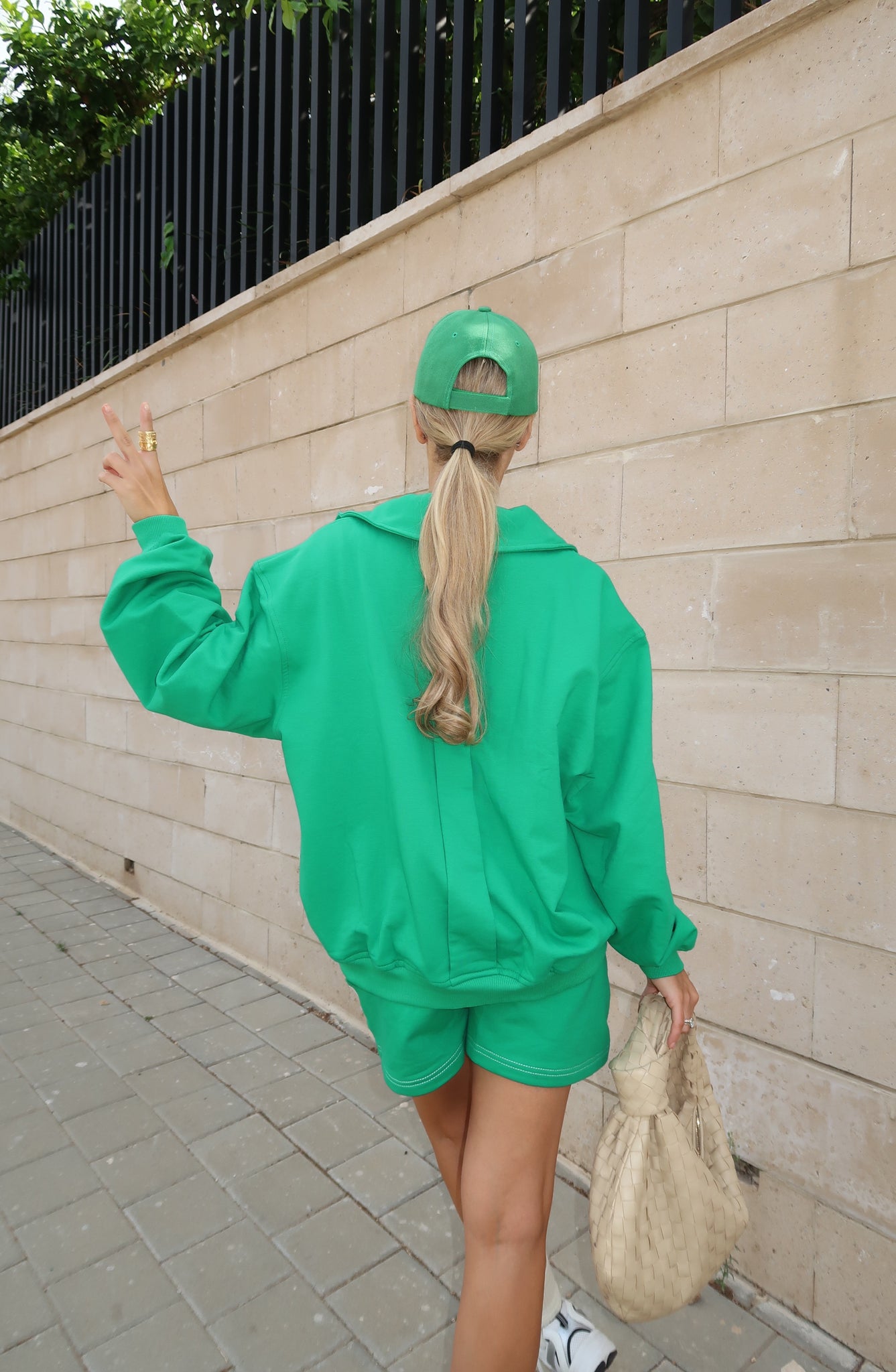 ASSEMBLE A. PATCH SWEATSHIRT I GREEN